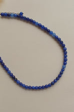 Carica l&#39;immagine nel visualizzatore di Gallery, Collana Blu Grecia - Chocker realizzato a mano - L&#39;artigianato per tutti
