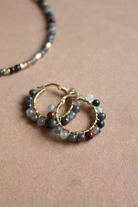 Bubble Energia - Coppia di orecchini a cerchio in argento placcato oro con dragon blood jasper - Collezione Bubble