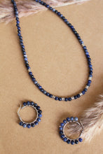 Carica l&#39;immagine nel visualizzatore di Gallery, Collana Moonlight - Girocollo in sodalite e pepite argento - Collezione Bubble
