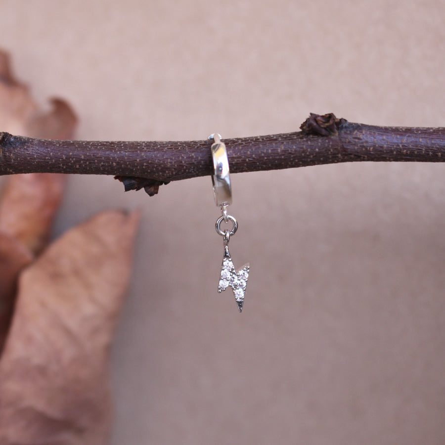 Mono Orecchino Fulmine Bianco - Cerchietto in argento e ciondolo zirconato - Collezione Mono Orecchini